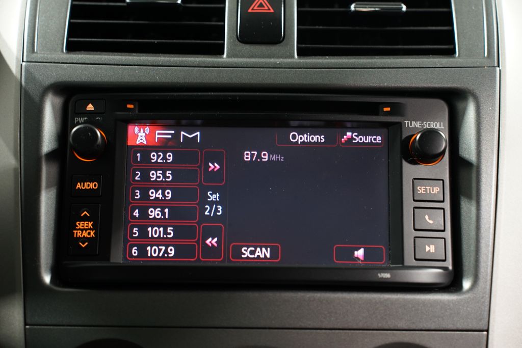 Thumbnail: 2013 Toyota Corolla - 16