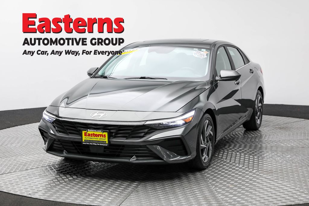 2024 Hyundai Elantra SEL's photo