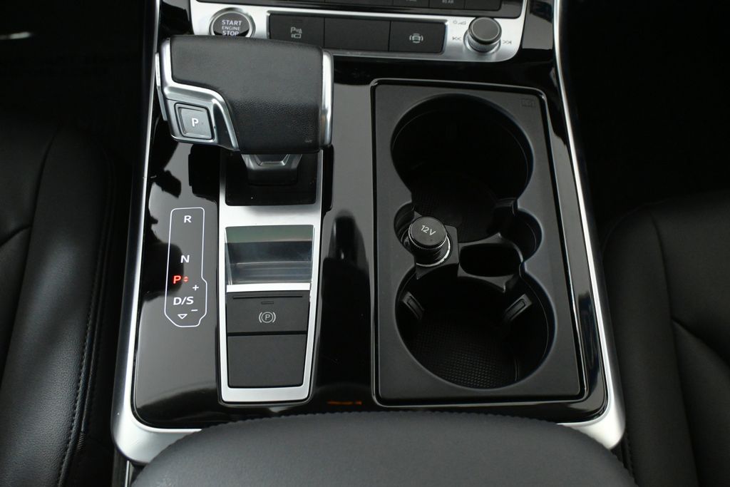 Thumbnail: 2023 Audi Q7 - 23