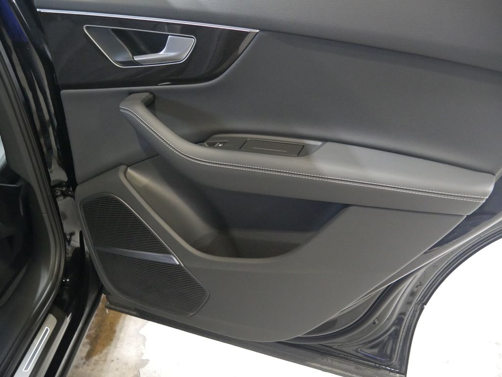 Thumbnail: 2026 Audi Q7 - 27