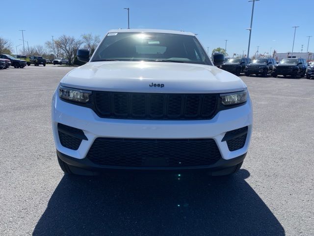 2024 Jeep Grand Cherokee Altitude 2