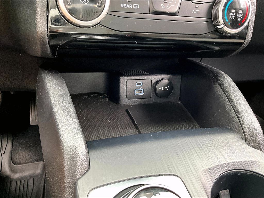 2022 Ford Escape — photo 27