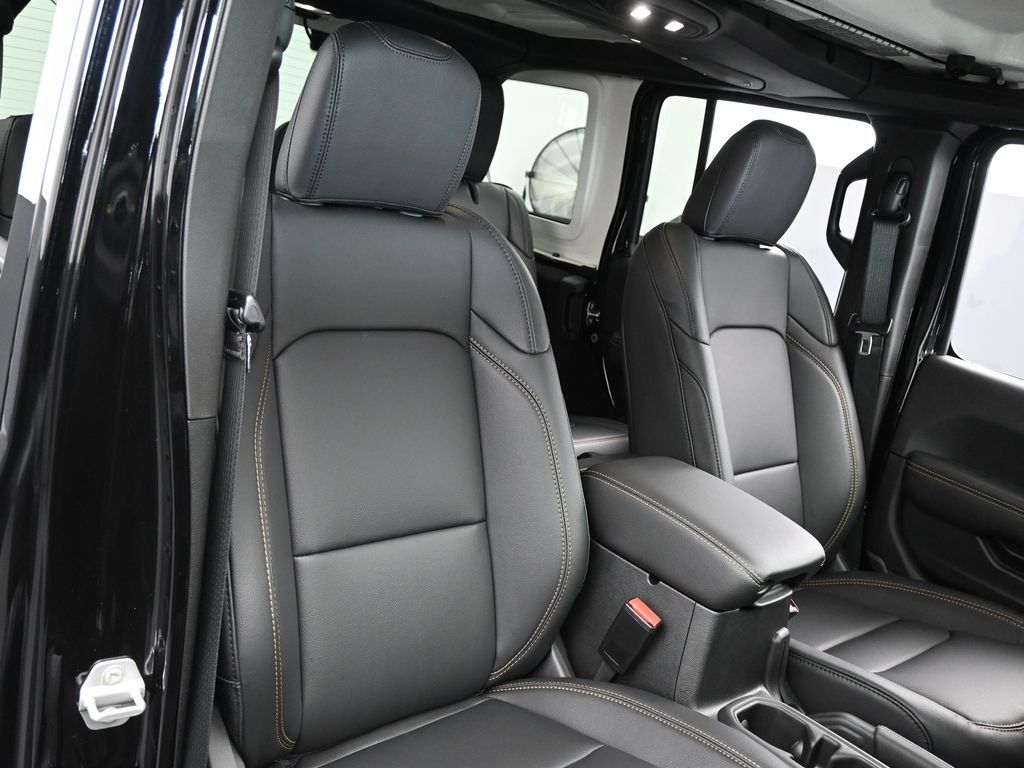 New 2025 Black Clearcoat Jeep Sahara image 42