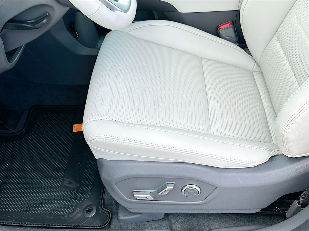 2025 Hyundai Santa Fe Limited 21