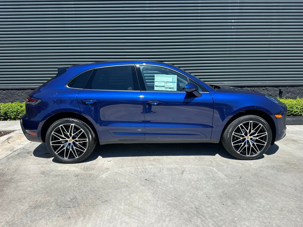 Thumbnail: 2026 Porsche Macan - 10