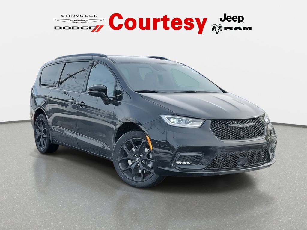 2026 Chrysler Pacifica Select AWD