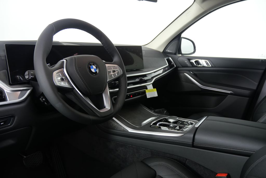 2025 BMW X7 xDrive40i 15