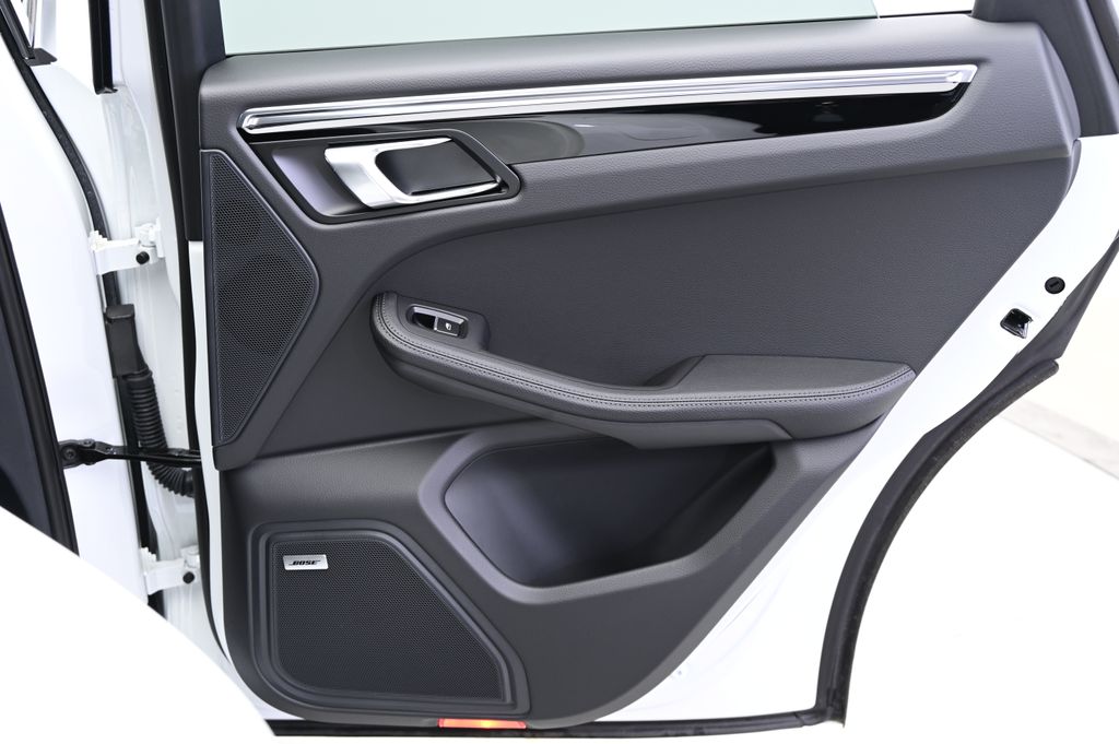 Thumbnail: 2024 Porsche Macan - 22