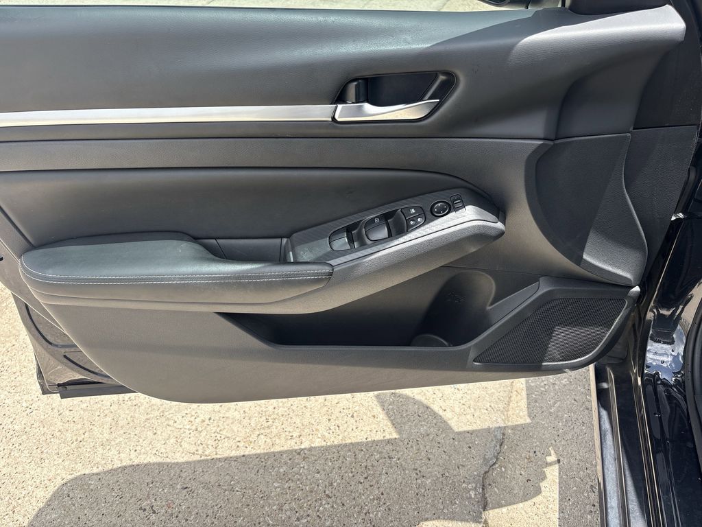 2022 Nissan Altima 2.5 SV Blue at Gullo Toyota