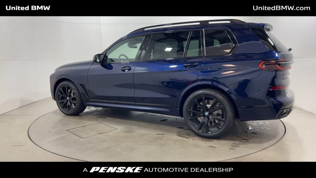 2026 BMW X7 M60i 6