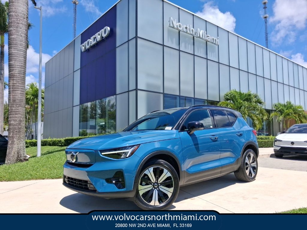 2023 Volvo XC40 Recharge Pure Electric Twin Plus
