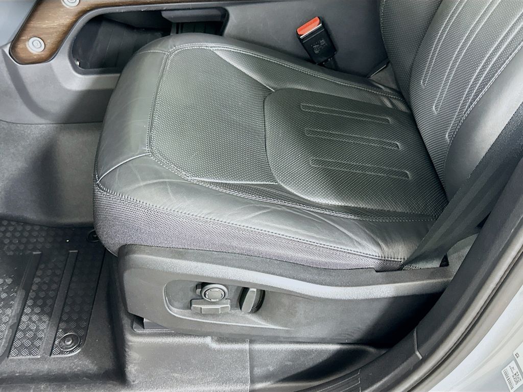 Thumbnail: 2020 Land Rover Defender - 20