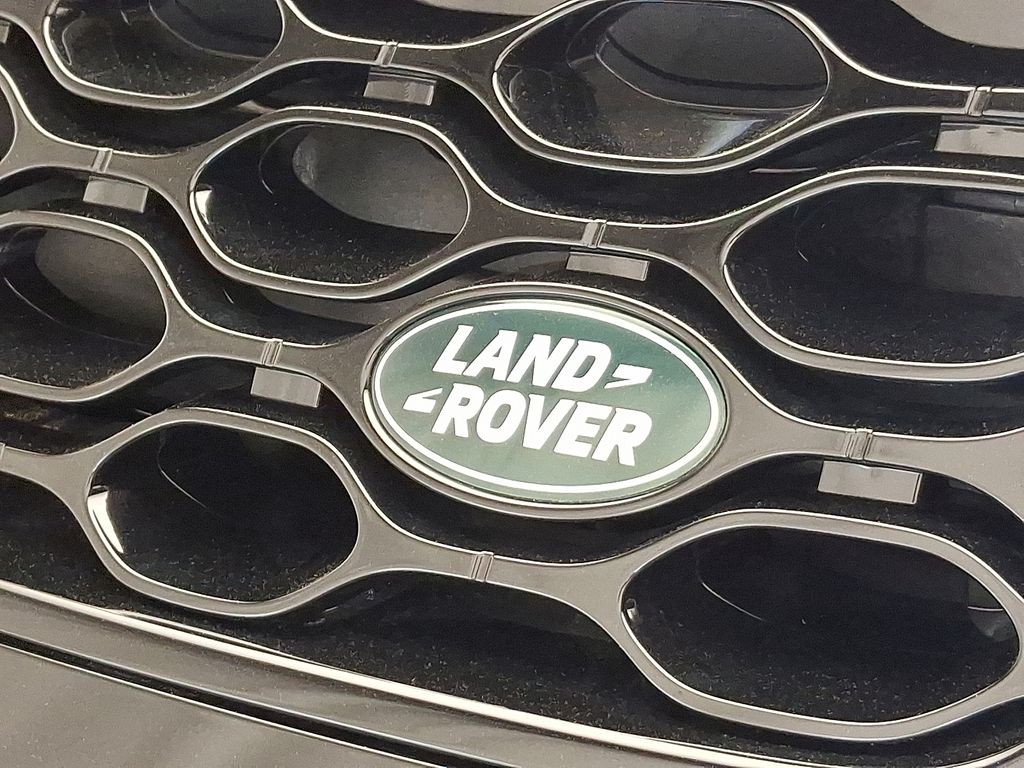 2025 Land Rover Discovery Sport S 29