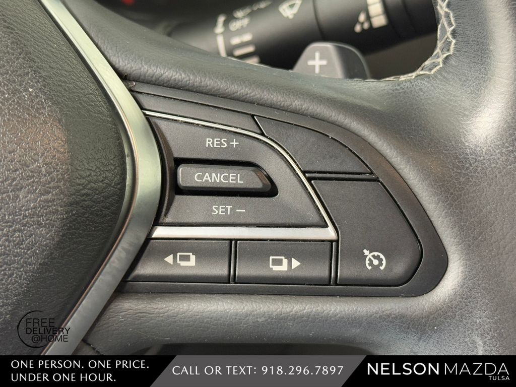 Used 2022 Black INFINITI LUXE image 24