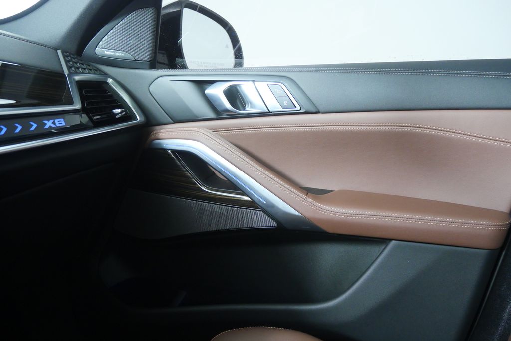 Thumbnail: 2025 BMW X6 - 25