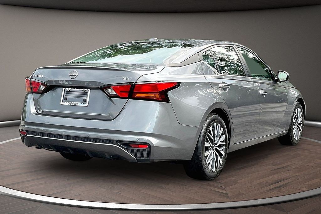 Used 2024 Nissan Altima Sedan