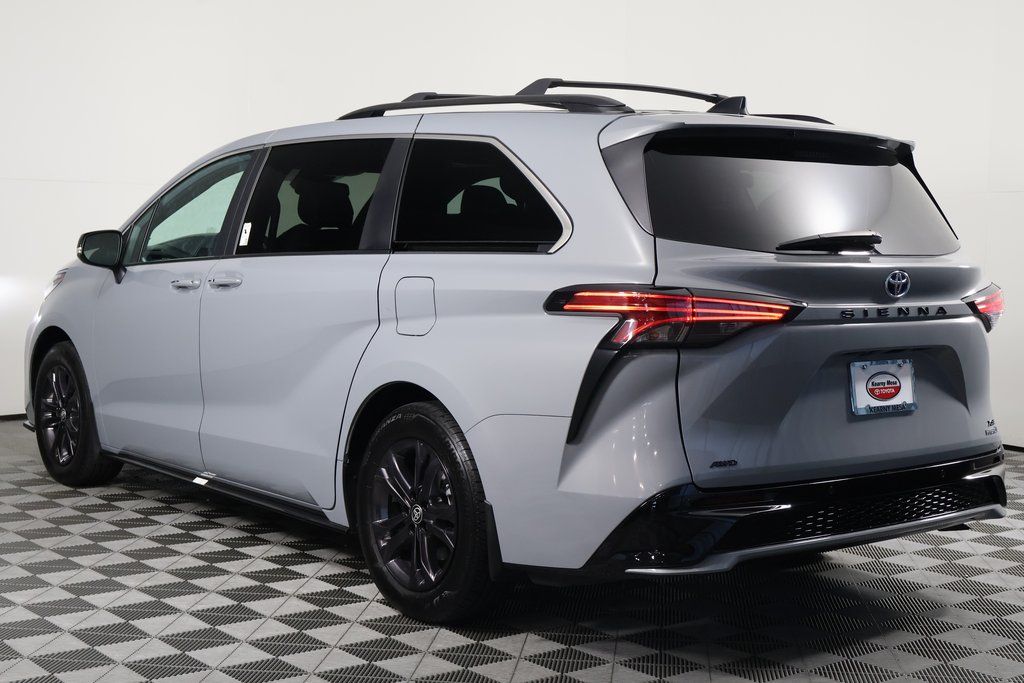 Thumbnail: 2024 Toyota Sienna - 6