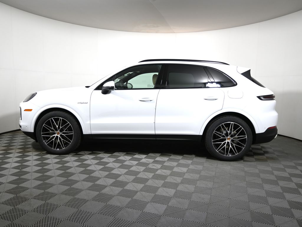 Thumbnail: 2026 Porsche Cayenne - 2