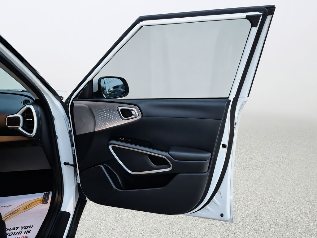 2022 Kia Soul LX White at Gullo Toyota