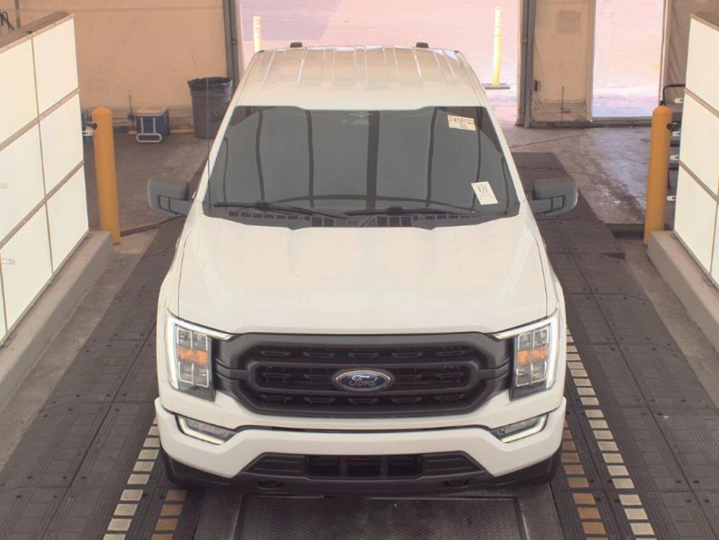 Used 2023 White Ford XLT image 2