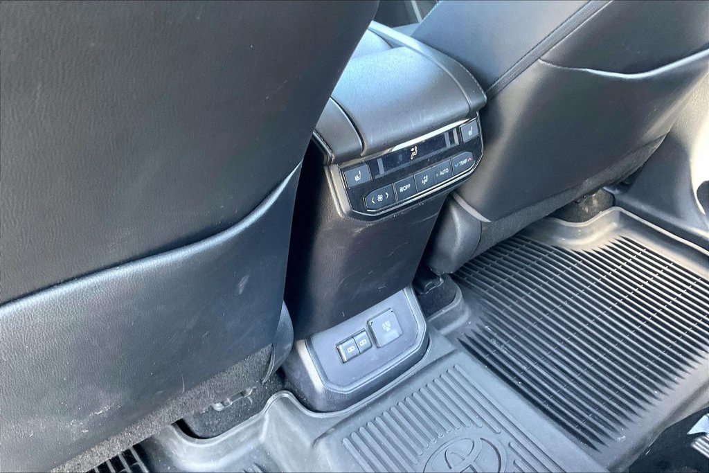 Used 2022 Toyota Highlander SUV