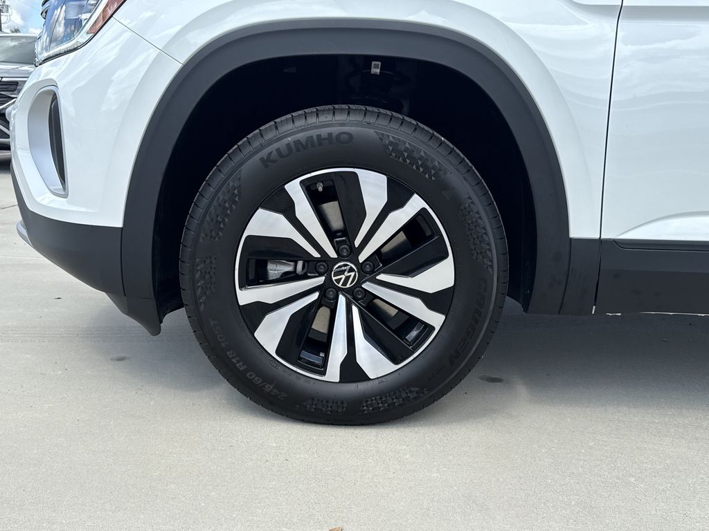 2026 Volkswagen Atlas 2.0T SE White at Bayshore Chrysler Jeep Dodge Ram