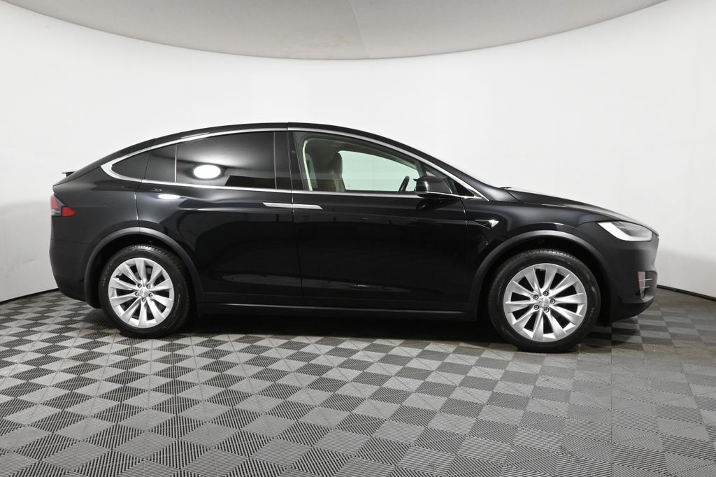 2017 Tesla Model X 75D 9