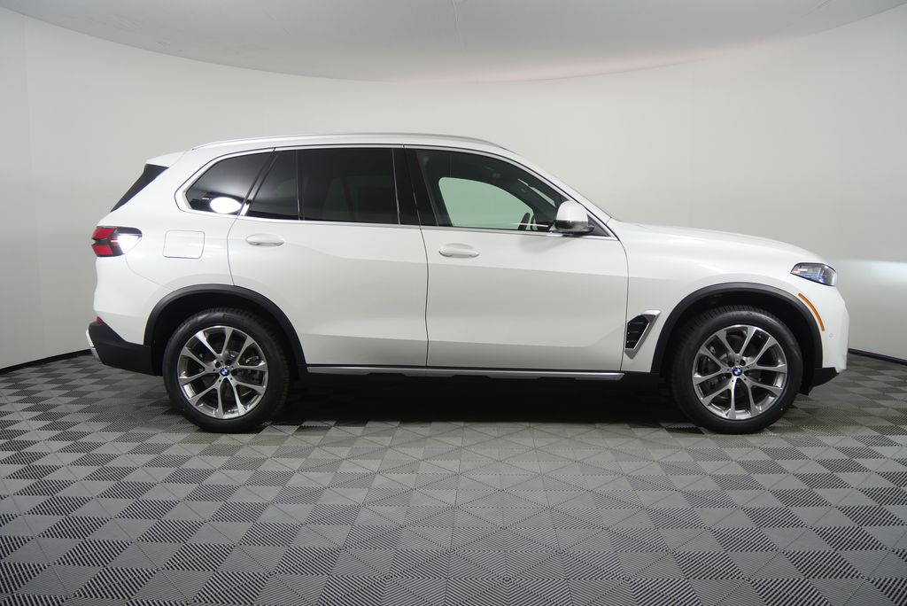 Thumbnail: 2026 BMW X5 - 2