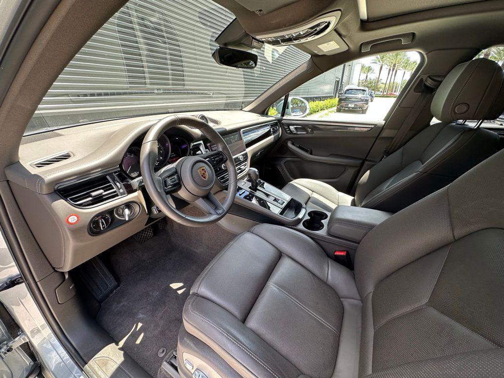 2022 Porsche Macan  4