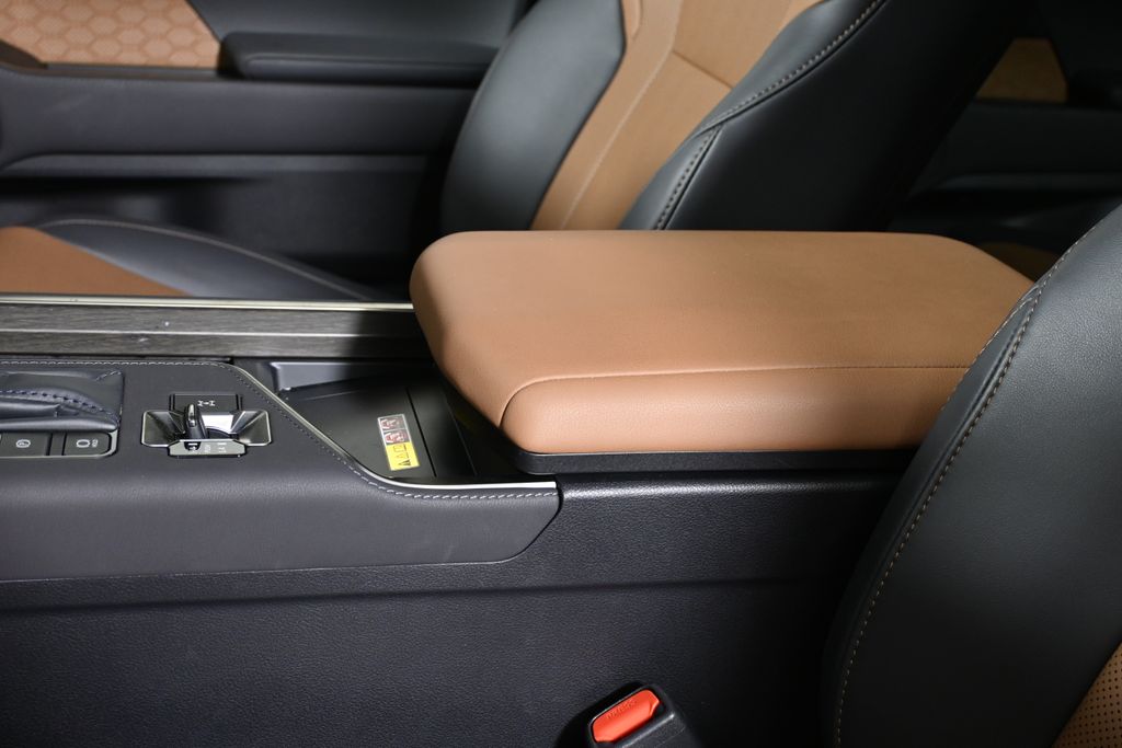 Thumbnail: 2025 Lexus GX - 26