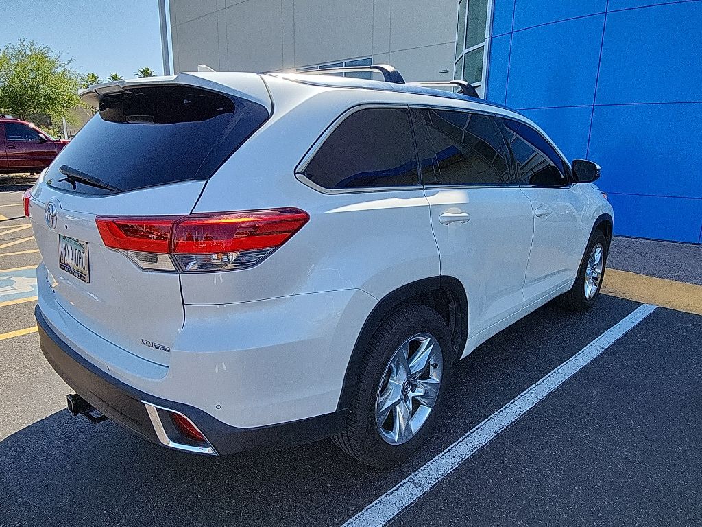 Thumbnail: 2018 Toyota Highlander - 8