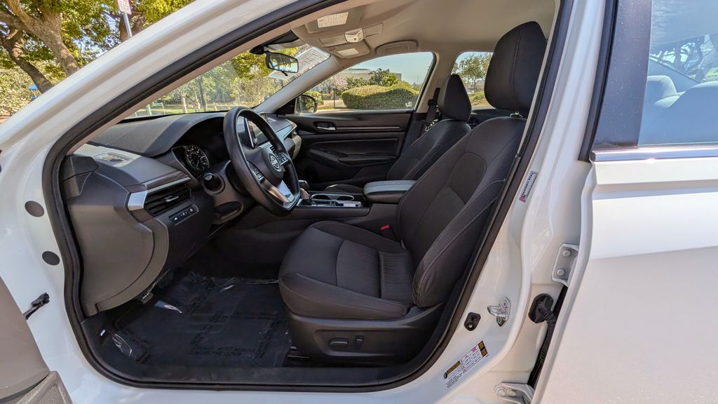 Used 2024 Nissan Altima 2.5 SV 4D Sedan