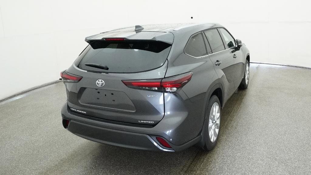 Thumbnail: 2025 Toyota Highlander - 4