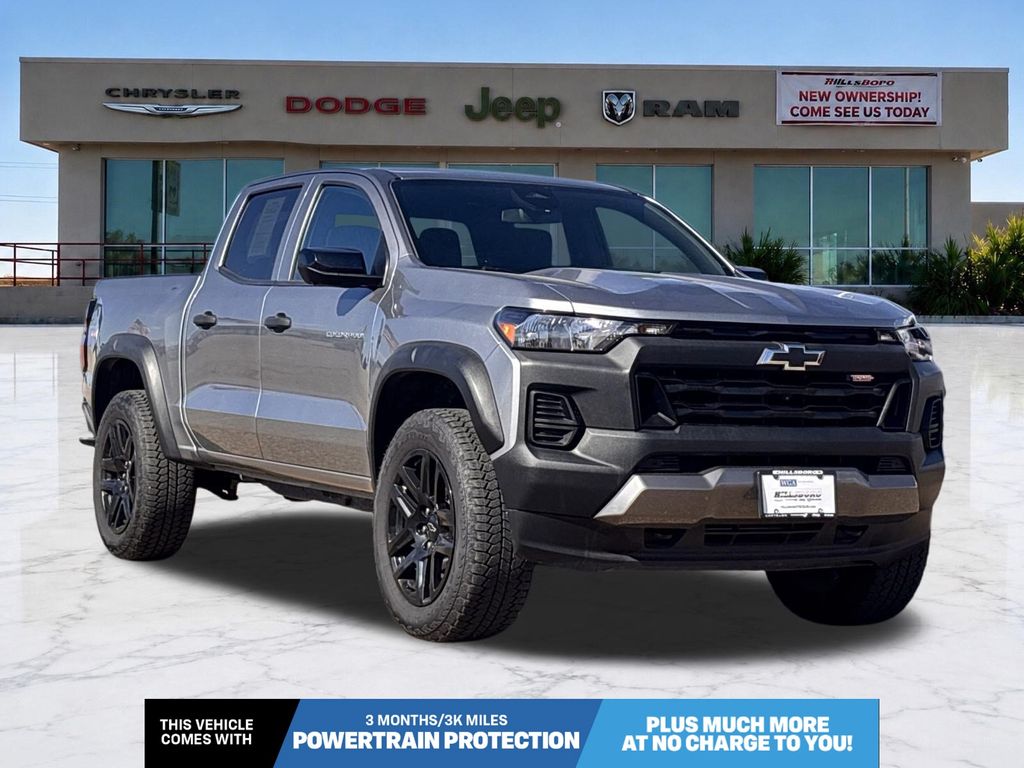Sterling Gray Metallic 2024 Chevrolet Colorado Pickup Truck Four-Wheel Drive 8-Speed Automatic