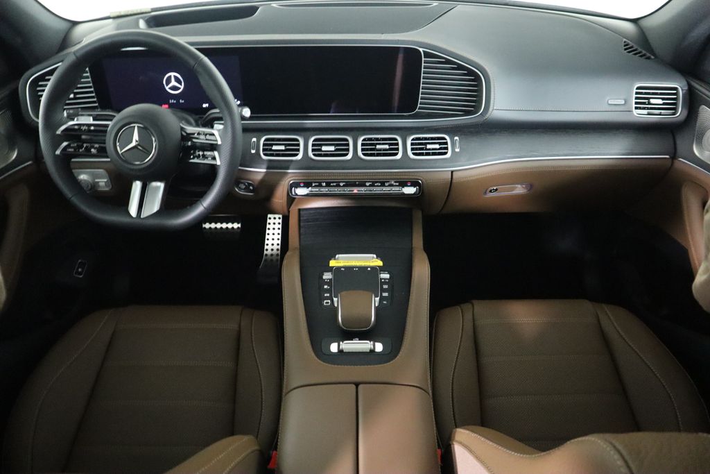 2025 Mercedes-Benz GLS 580 14