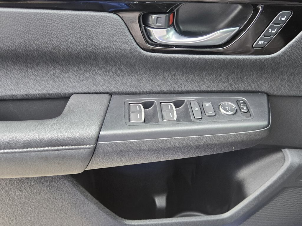 2025 Honda CR-V - $32,998