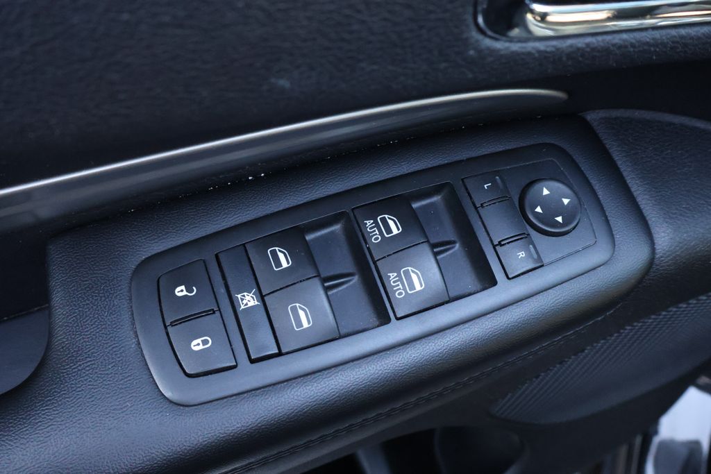 Thumbnail: 2015 Dodge Durango - 16