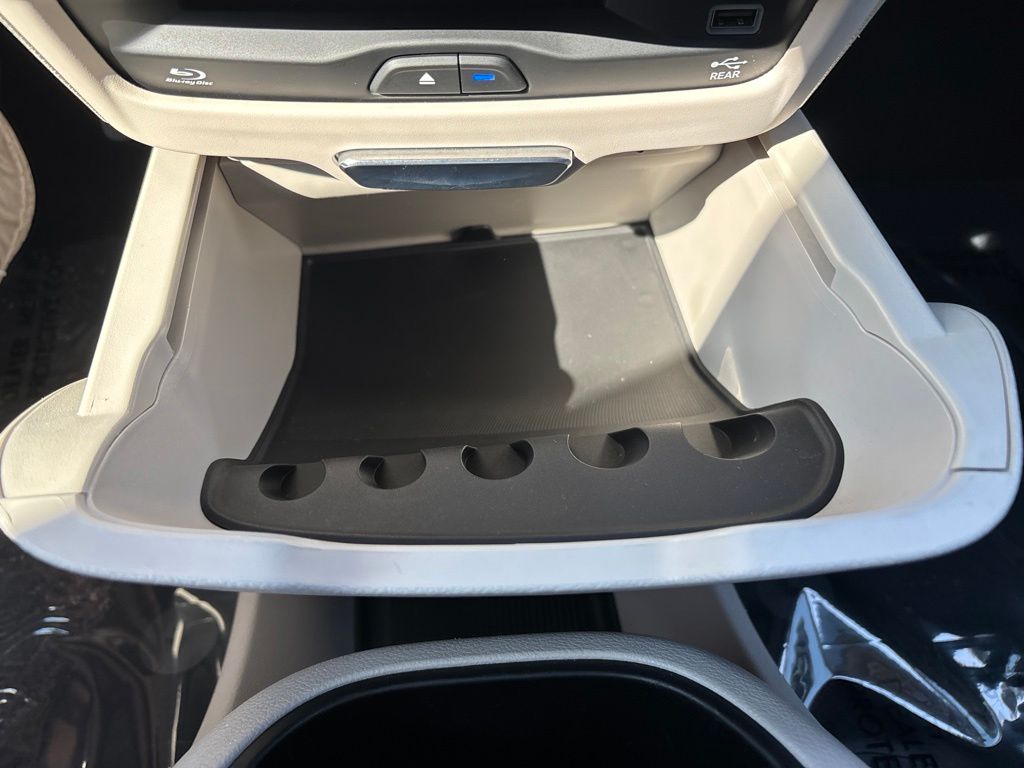 Used 2022 Chrysler Pacifica Van