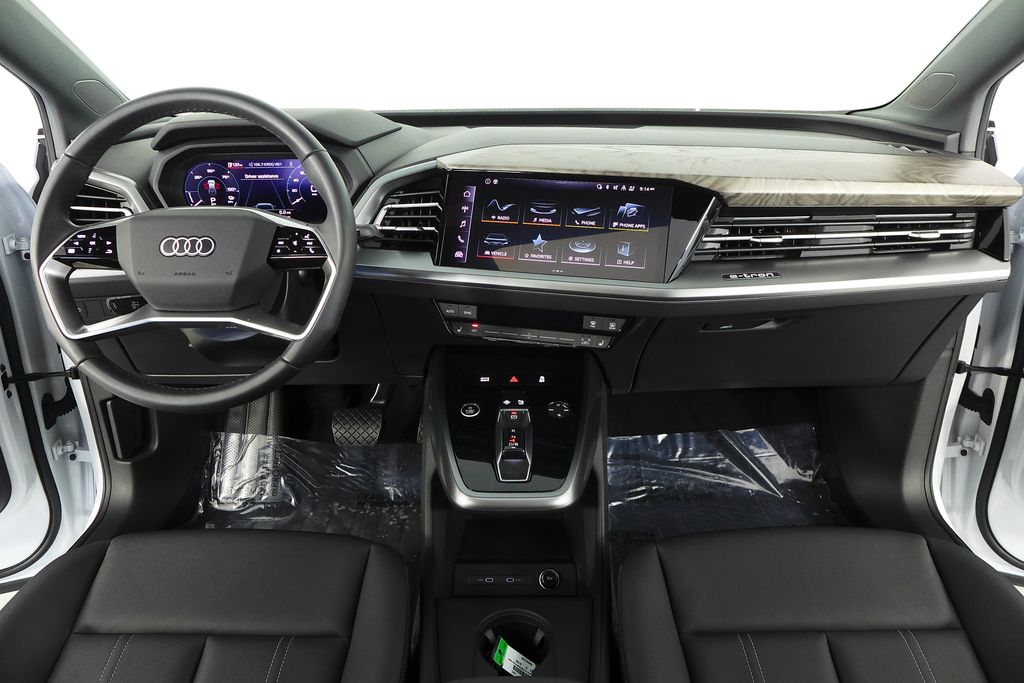 Thumbnail: 2023 Audi Q4 e-tron - 25