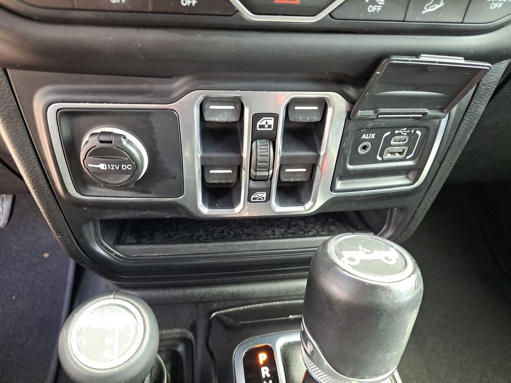 Used Car 2018 Jeep Wrangler  Unlimited Sahara For Sale Under $30,000 In Austin, Texas