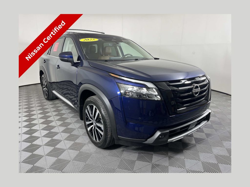 2025 Nissan Pathfinder Platinum 4WD