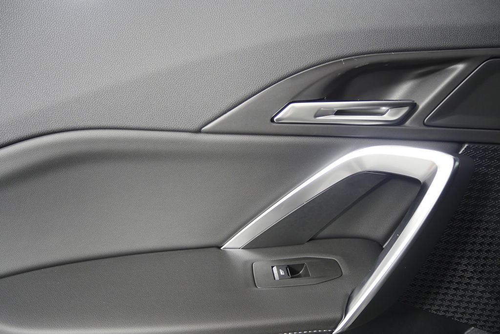 2025 BMW X1 xDrive28i 13