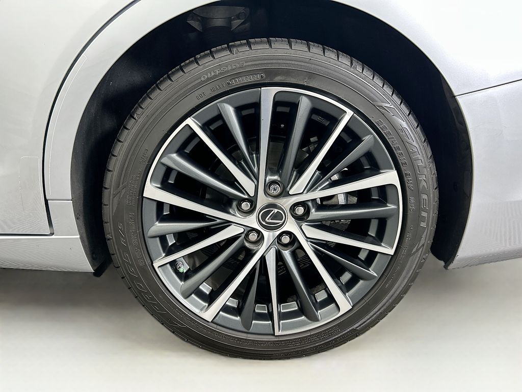 Thumbnail: 2023 Lexus ES - 32