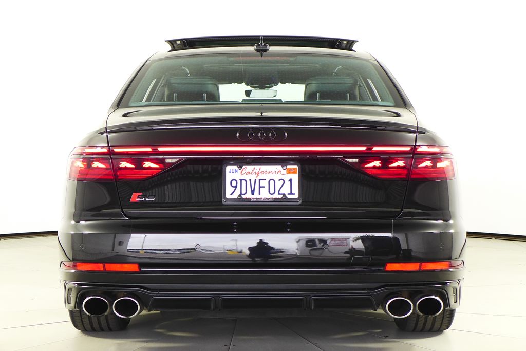 Thumbnail: 2022 Audi S8 - 8