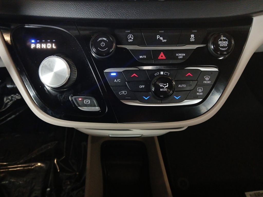 Used Car 2019 Chrysler Pacifica  Touring L For Sale Under $20,000 In Austin, Texas