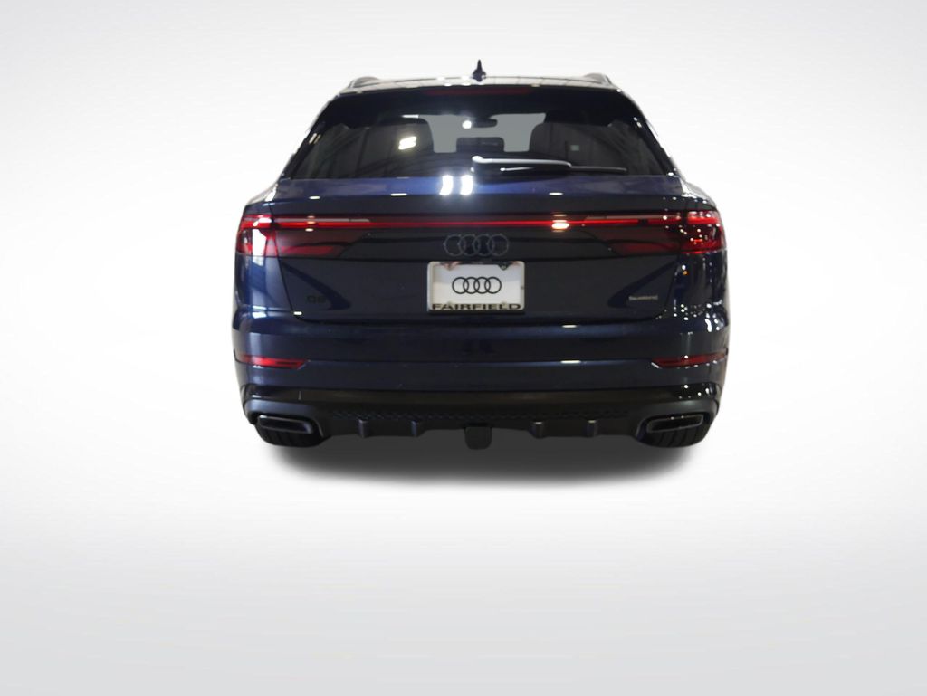Thumbnail: 2026 Audi Q8 - 4