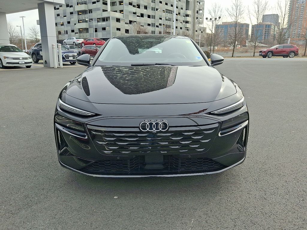 Thumbnail: 2025 Audi e-tron S - 2