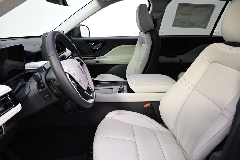 New 2026 Blue Lincoln Premiere image 13