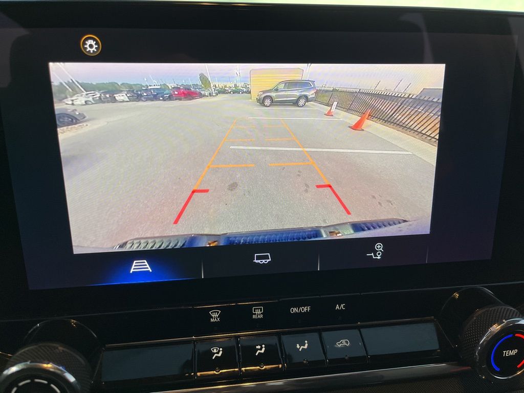 Thumbnail: 2023 Chevrolet Colorado - 23