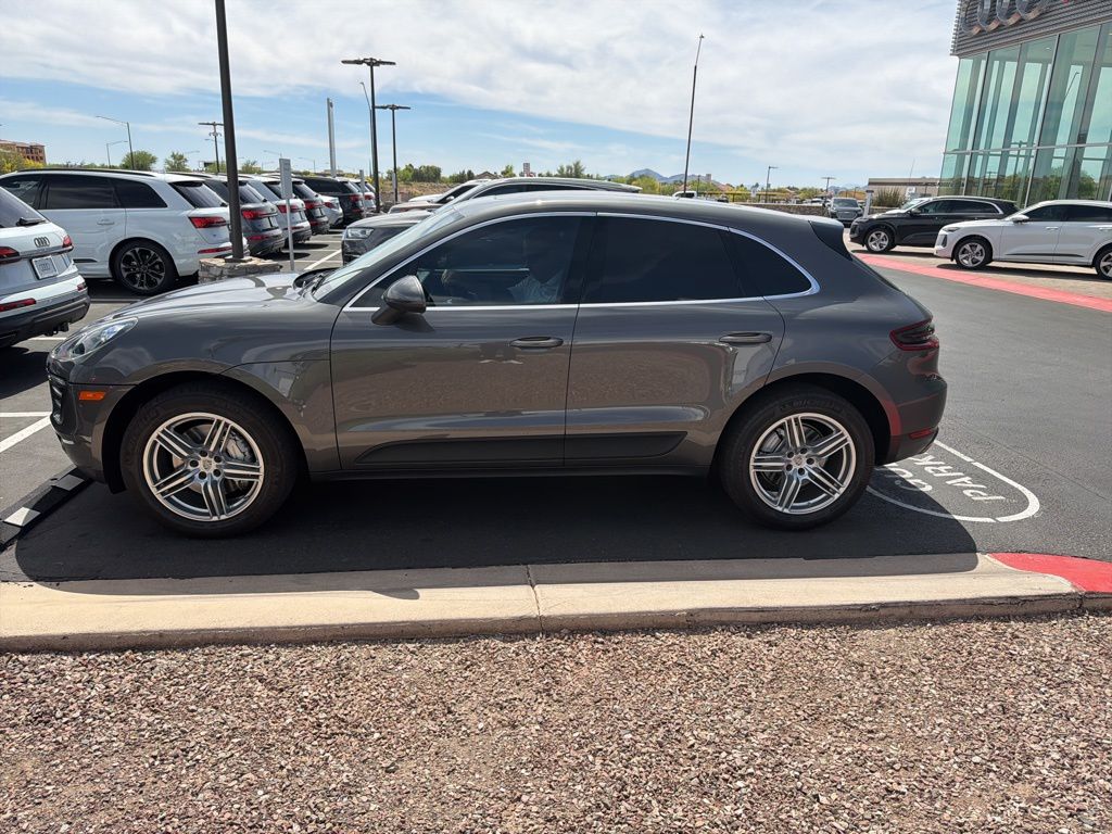 Thumbnail: 2015 Porsche Macan - 4